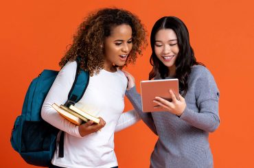 Univariety’s-Summer-Programs_Earning-Opportunities-for-Career-Counsellors